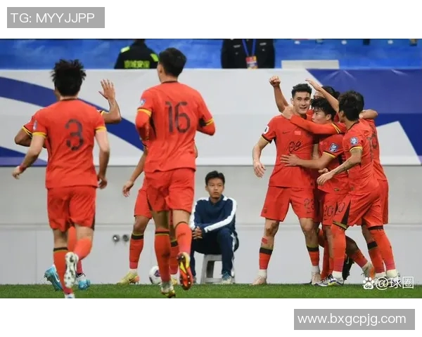 世界足球明星齐聚一堂共庆盛典展现友谊与激情的精彩时刻 世界足球明星齐聚一堂共庆盛典展现友谊与激情的精彩时刻