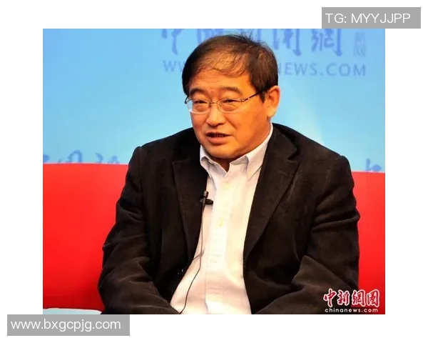 杨娜专访：从草根到巅峰的足球旅程与心路历程回顾